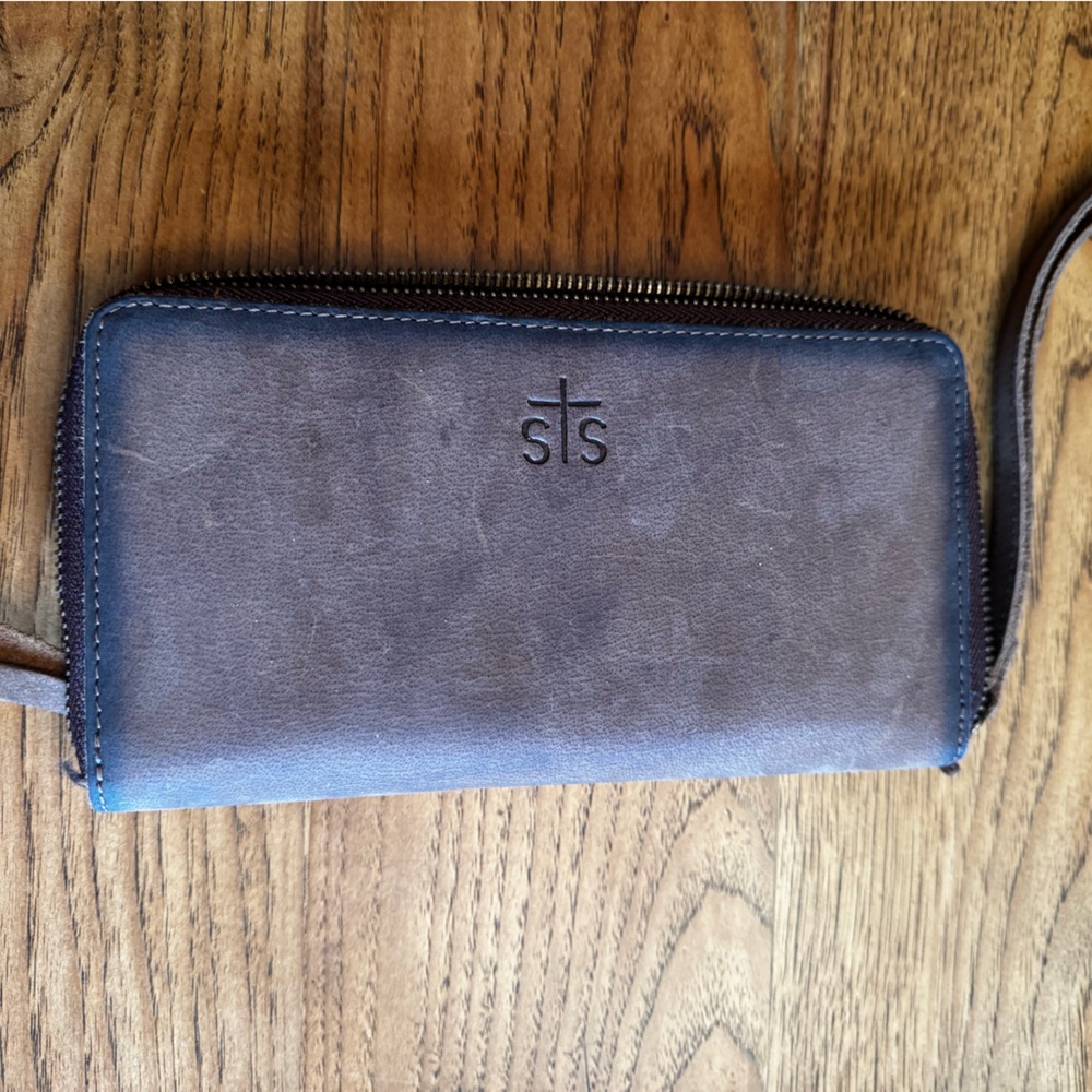 STS Ranchwear Bentley Brown Leather Wallet Sleek Design